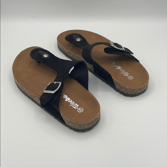 Black Summer T-Strap Sandals - Picture 13 of 14